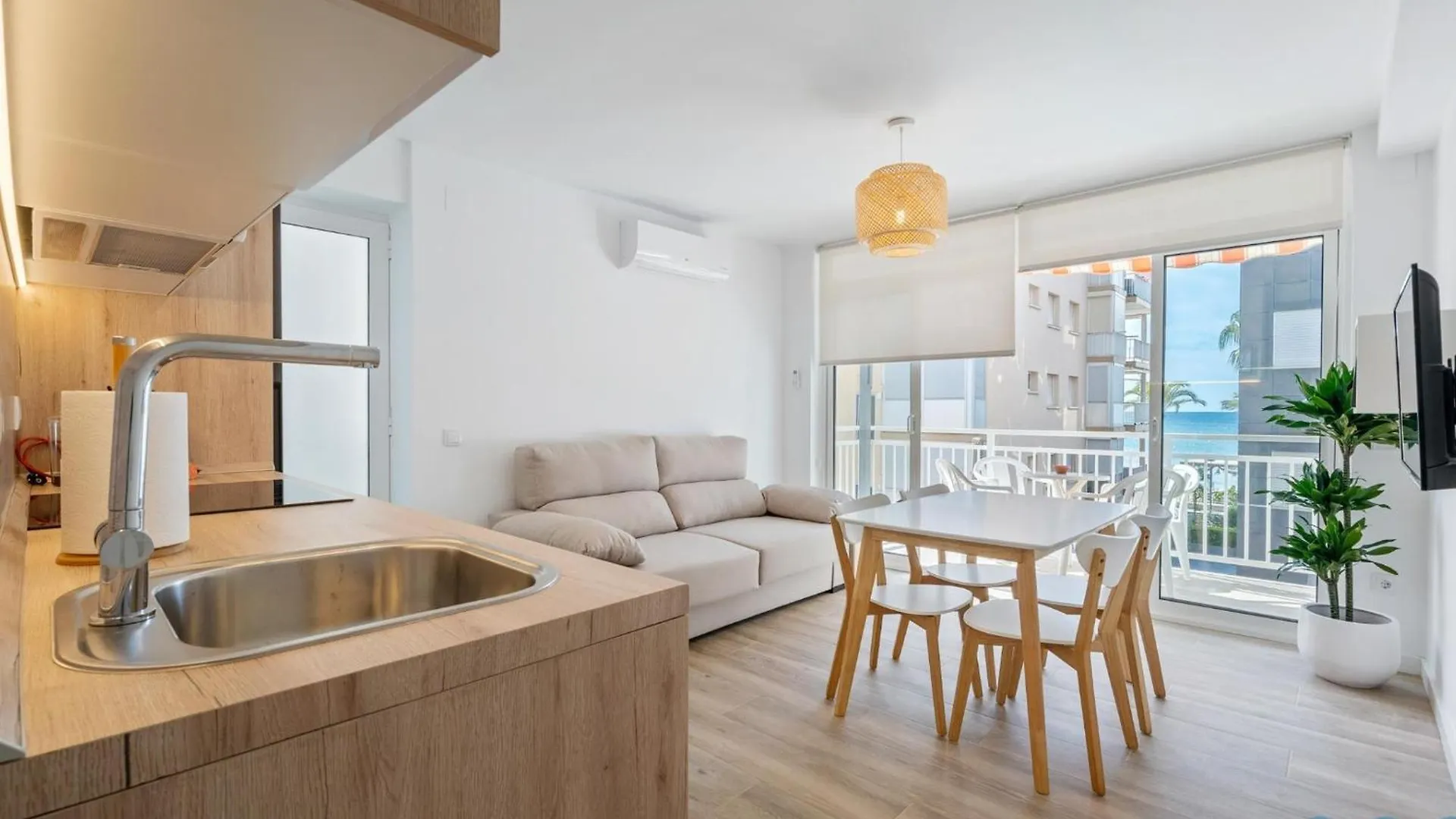Apartbeach Sunset House Salou Y Vistas Playa 0*,  Spain
